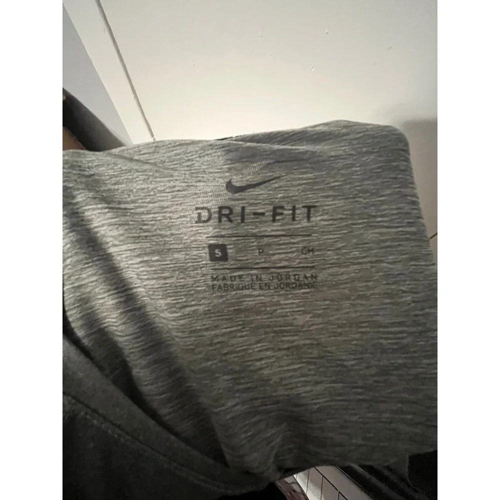 Nike Pro Dri-FIT Kids Small Gray Short Sleeve Athletic Training Shirt Logo Tee